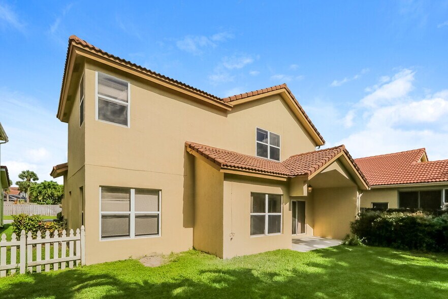 Building Photo - 7678 Oakboro Dr