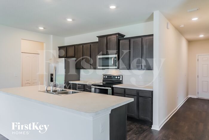 Building Photo - 8481 Cape Fox Dr