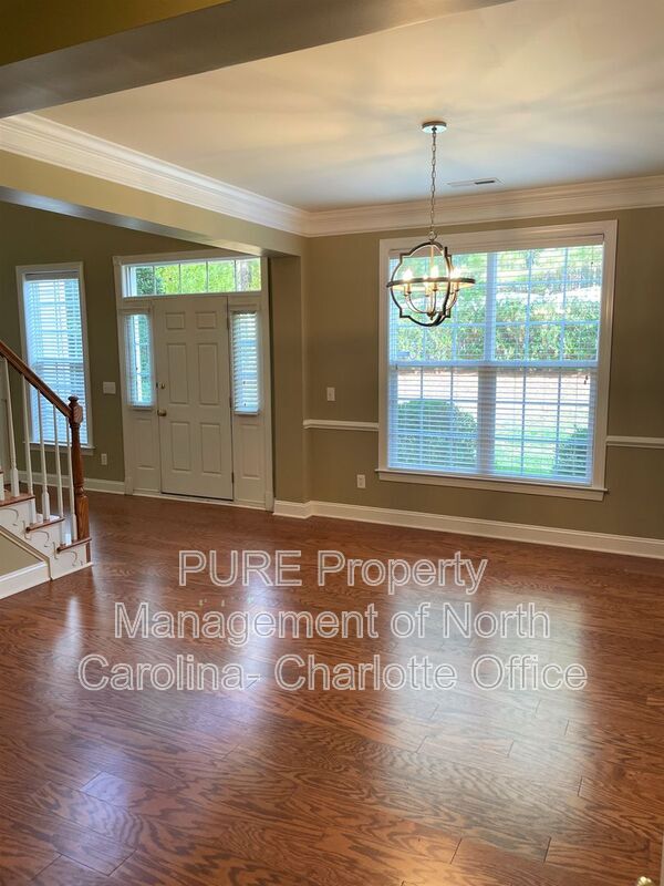 Building Photo - 9504 Lost Key Ct