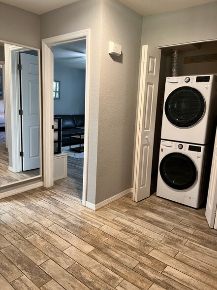 Main hallway - 6150 Gulfport Blvd S
