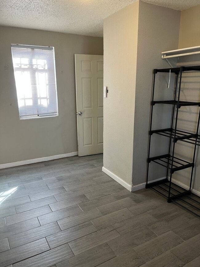 Building Photo - Apartment for rent In Downtown El Paso