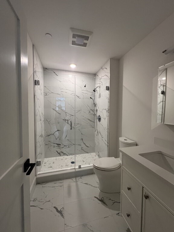 Building Photo - 157 Everett St