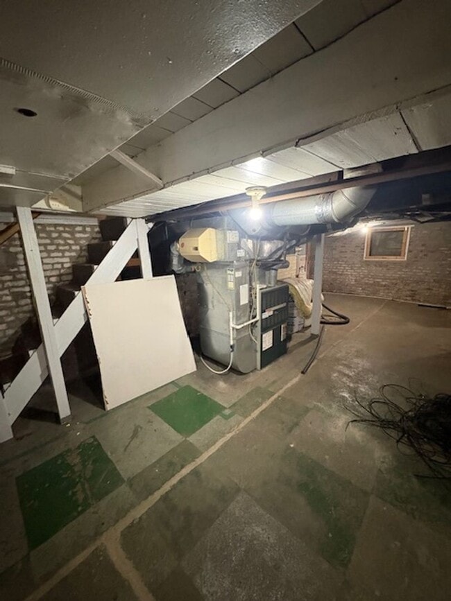 Building Photo - 901 NE Glen Oak Ave