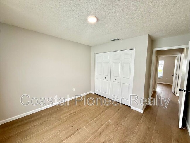 Building Photo - 11222 Clayridge Dr