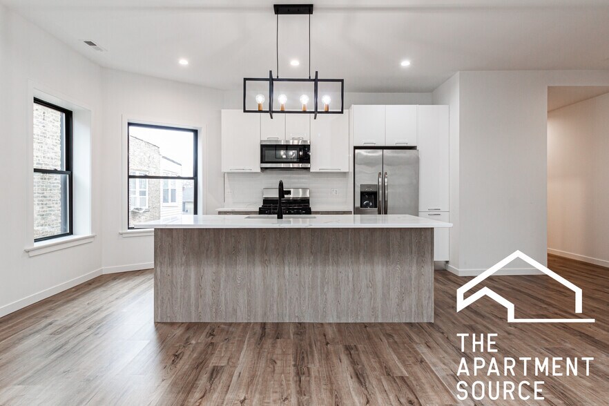 Building Photo - 1428 W Jonquil Ter