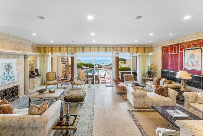 Building Photo - 13 Sloans Curve Dr