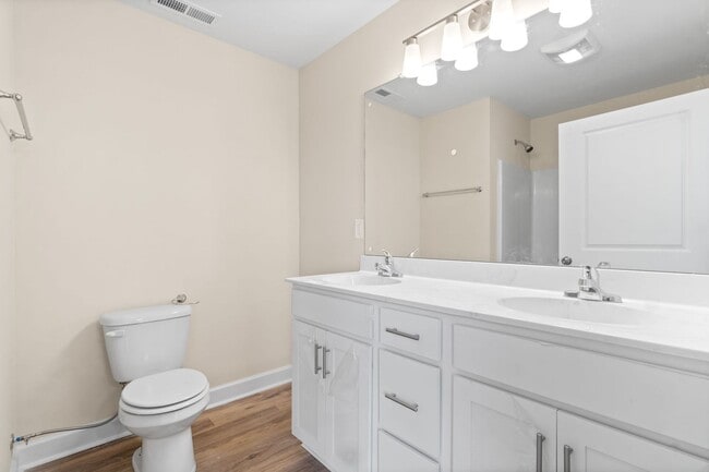 Building Photo - Move-in Special - TWO WEEKS FREE!!