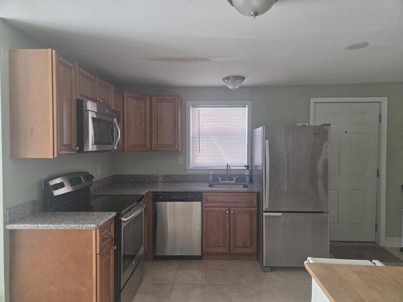 Building Photo - 4422 Walmsley Ave