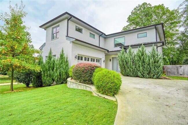 Primary Photo - 2975 Osborne Rd NE