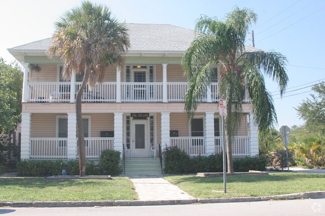 Building Photo - Nelson Apartment
