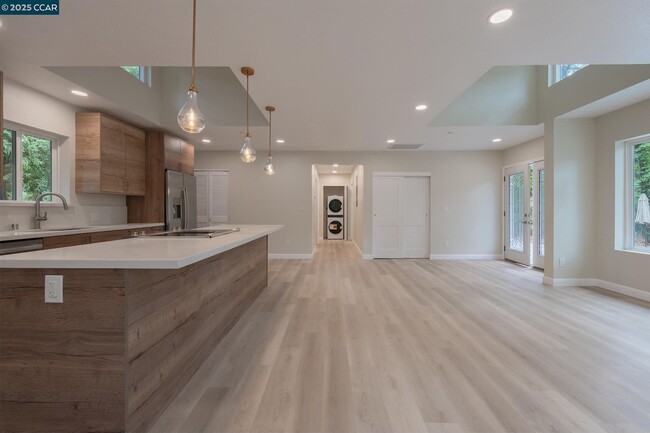 Building Photo - 1244 Stone Valley Rd