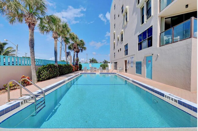 Building Photo - 355 S Ocean Dr