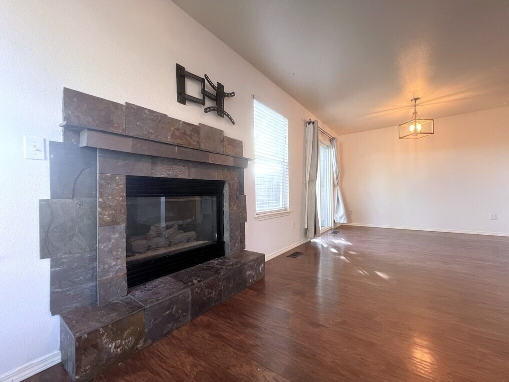 Building Photo - 5851 N Cobbler Ln