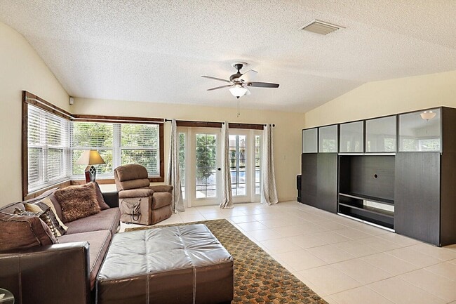 Building Photo - 11337 Little Bear Way