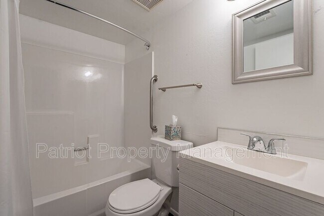 Building Photo - 7494 E Earll Dr