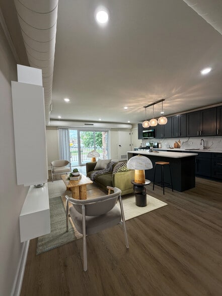 Building Photo - 10225 Dearlove Rd