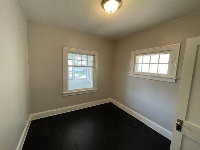 Building Photo - SECTION 8 and EDEN Accepted!! Fully renova...