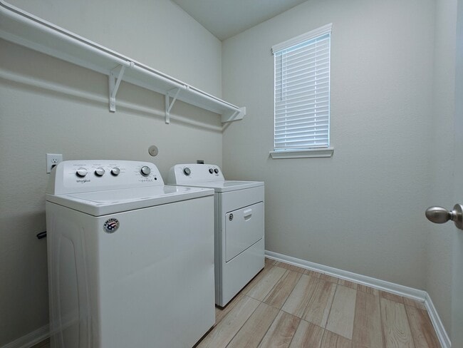 Building Photo - 26046 Quiet Field Ct