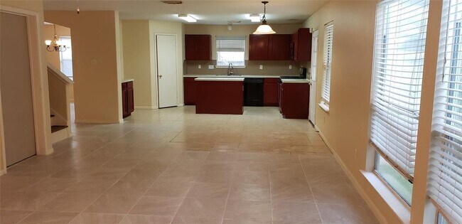 Building Photo - 28907 Fox Run Boulevard