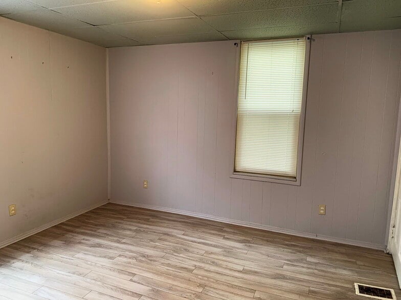 Building Photo - 5435 Kincaid St