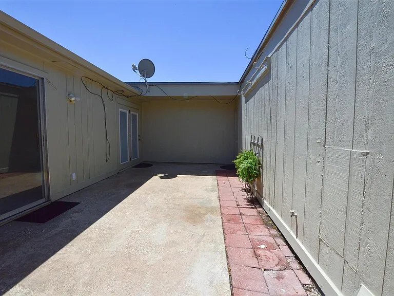 Building Photo - 6814 Marshall Pl Dr
