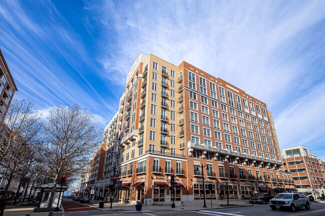 Building Photo - 155 Potomac Passage