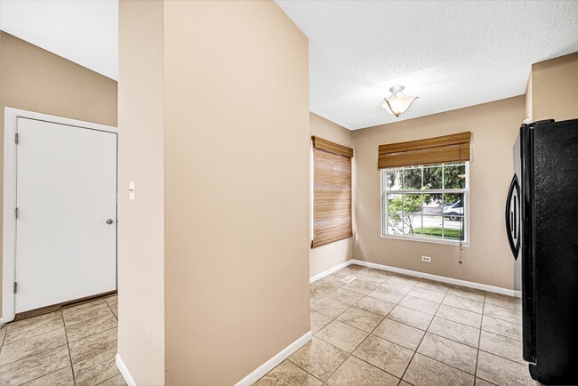 Building Photo - 1893 Appaloosa Dr
