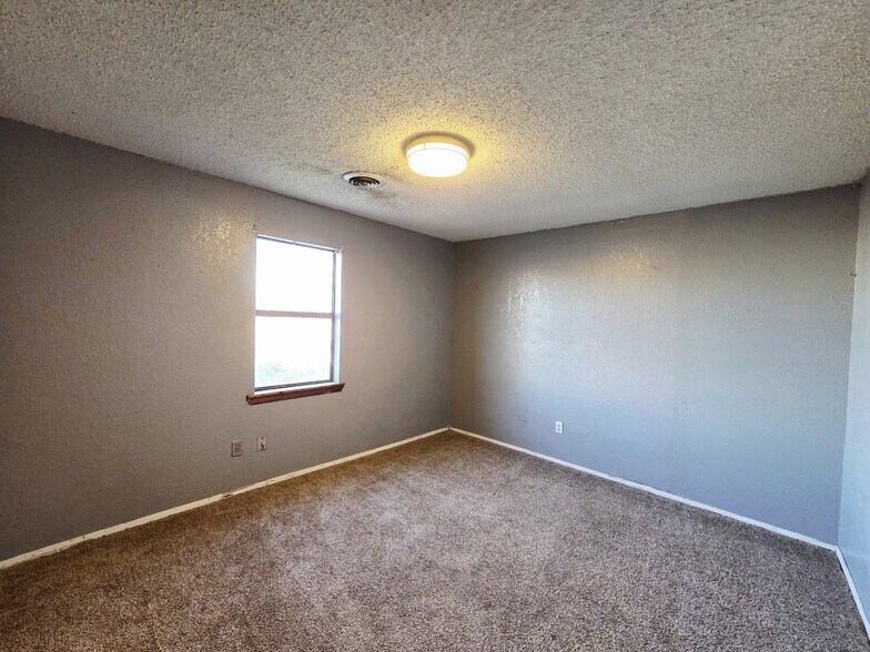 Building Photo - 1503 College Ave