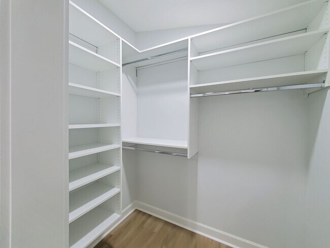Building Photo - Minutes from Downtown Greenville in a Beau...