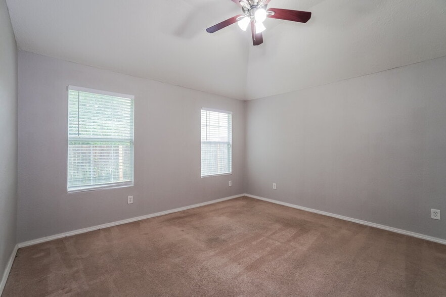 Building Photo - 15154 Elstree Dr