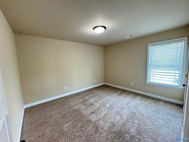 Building Photo - 120 Meadowglade Ln