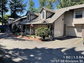 Building Photo - End-Unit 1 BD | 1.5 BA Townhome with Loft & Garage - Gresham