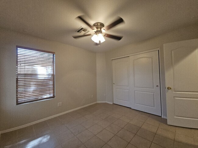 Building Photo - Charming 3-Bedroom Home for Rent in East M...