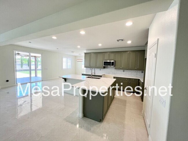 Building Photo - 6646 Whitewell Rd