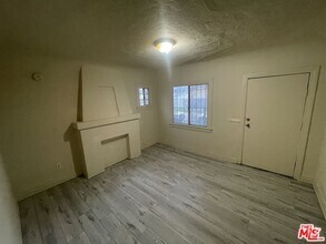 Building Photo - 6009 S Halldale Ave
