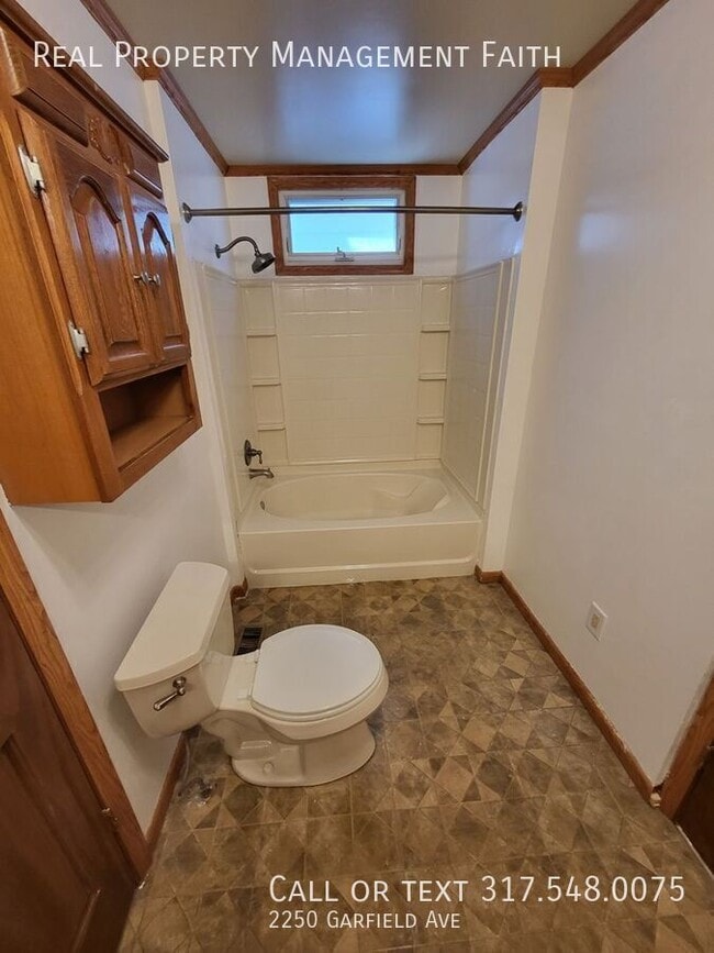 Building Photo - 2250 Garfield Ave