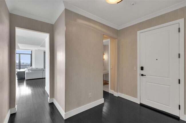 Building Photo - 2233 Peachtree Rd NE