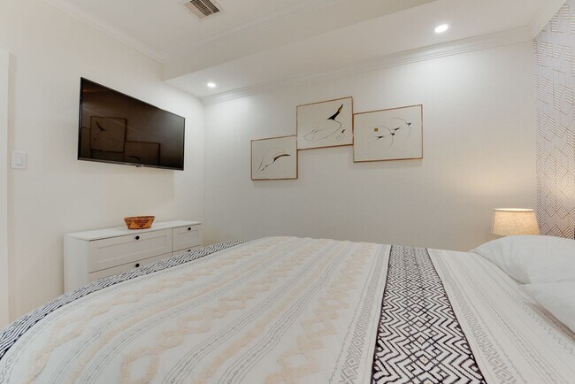 Building Photo - 1505 Durango Dr