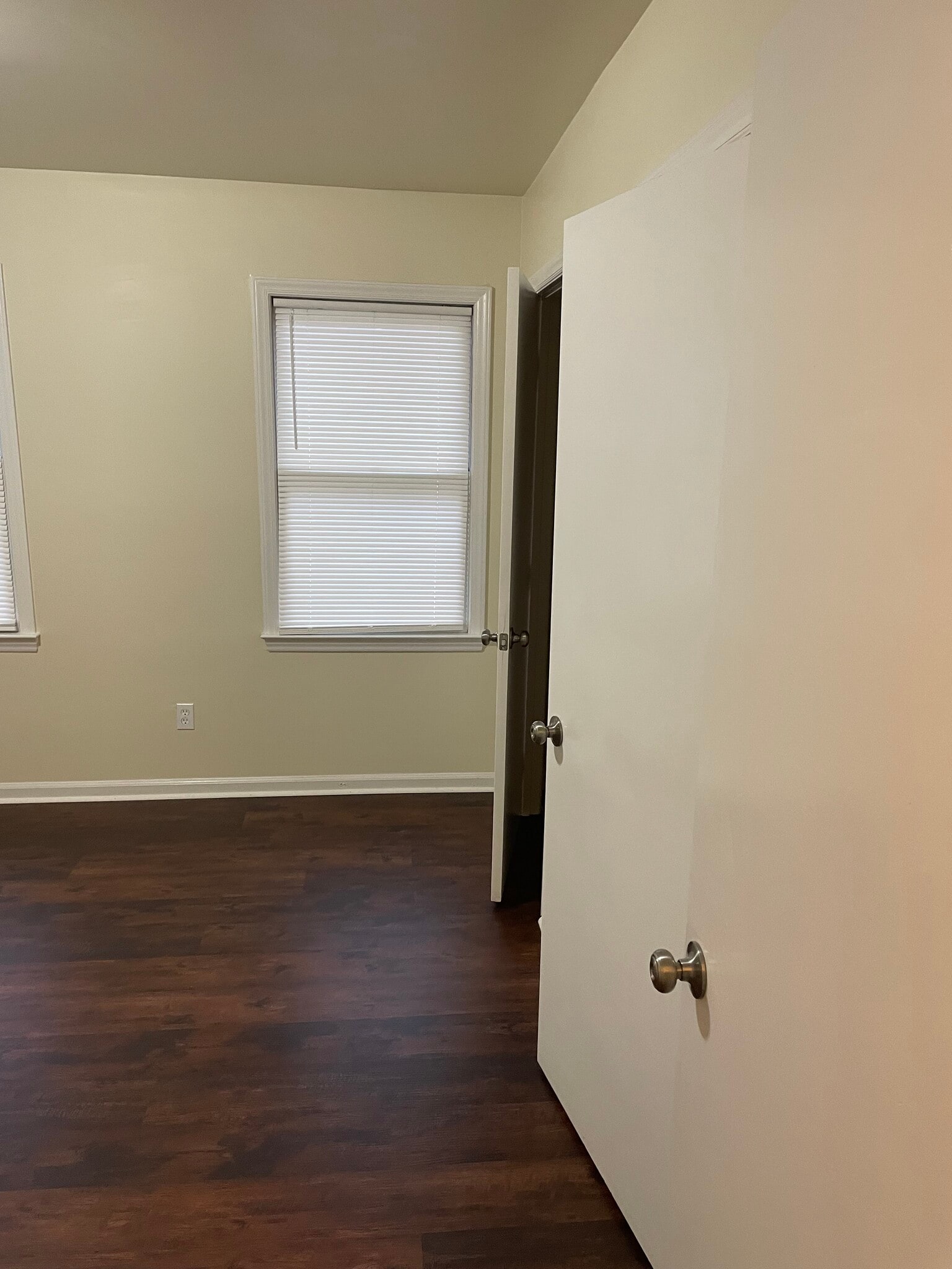 Building Photo - 224 Bridgefield Pl