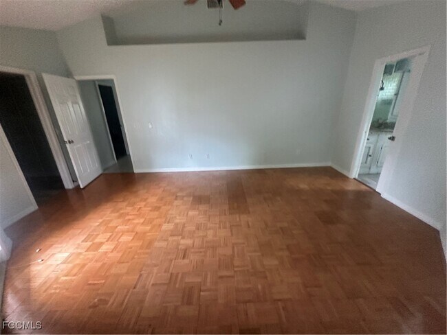 Building Photo - 950 Moody Rd