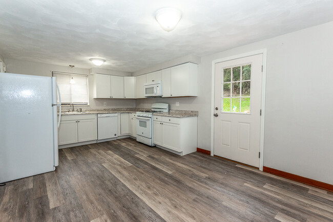 Building Photo - 2533 Sylvania Dr