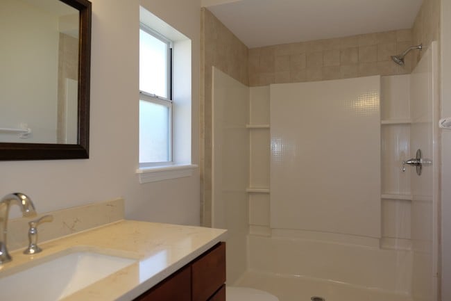 Building Photo - 96679 Commodore Point Dr