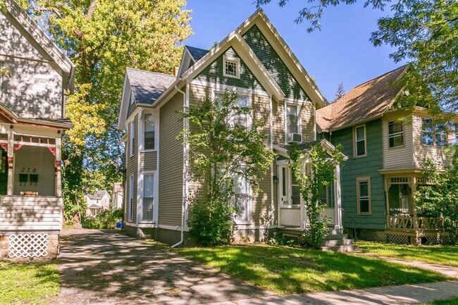 Building Photo - 284 Pearl St