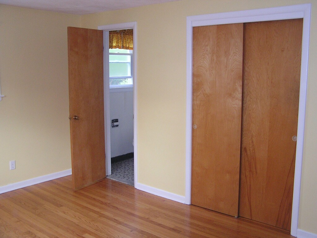 Building Photo - 301 Roosevelt Ave