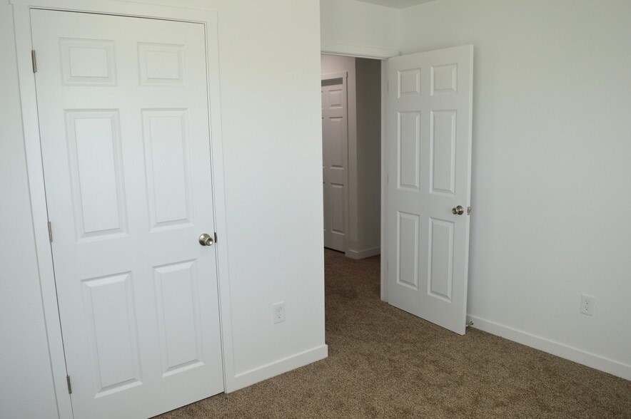 Building Photo - 311 Alberts Dr