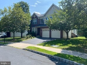 Building Photo - 311 Quail Dr N