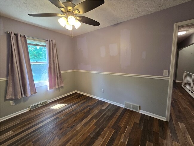 Building Photo - 9 Hepatica Ln