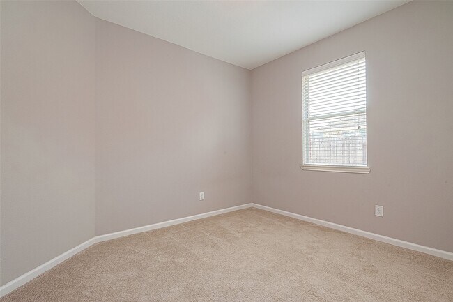 Building Photo - 5203 Heatherdawn Ct