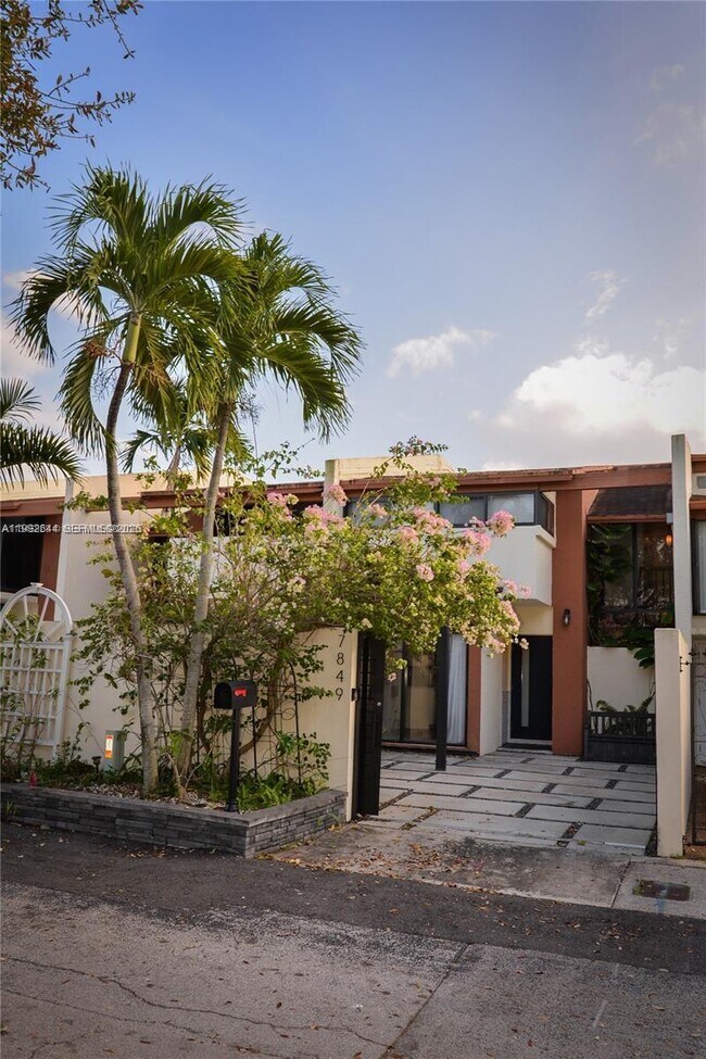 Building Photo - 7849 SW 103rd Pl