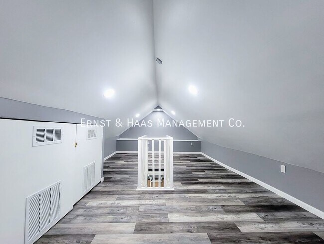 Building Photo - Historic 5-Bedroom, 4-Bath Home with Moder...